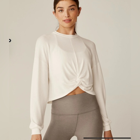 Beyond Yoga NWT Turn Inward Front Twist Cropped Pullover Size XL - Picture 1 of 6